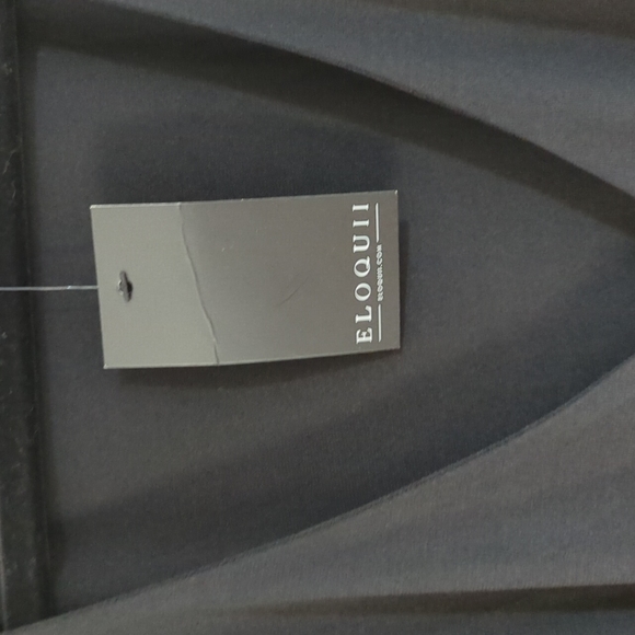 Eloquii Twist Front Short Sleeve Top - Picture 12 of 12